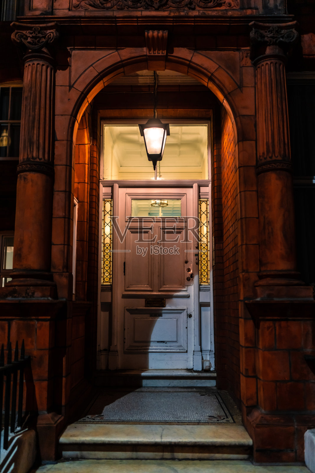 伦敦的一个老门洞照片摄影图片