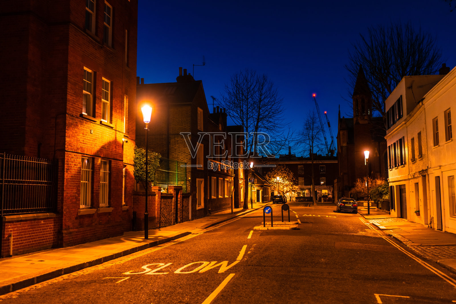英国伦敦市中心的砖砌联排别墅照片摄影图片