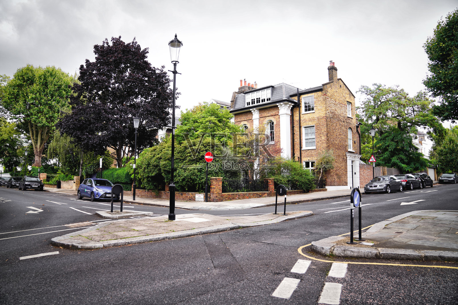 伦敦诺丁山拉德布鲁克路绿树住宅街照片摄影图片