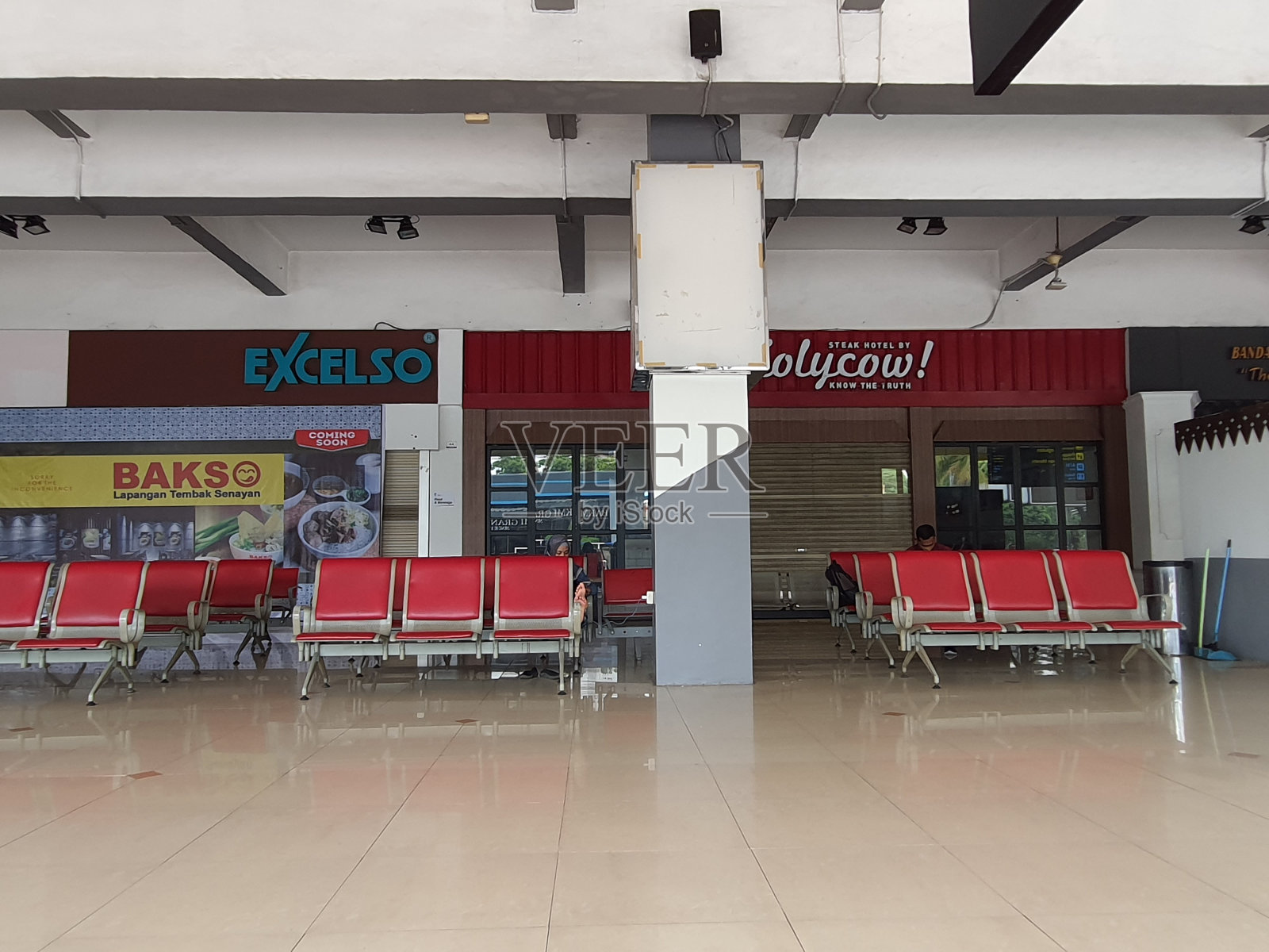 哈利姆·佩尔达纳·库苏马机场候机室的气氛照片摄影图片