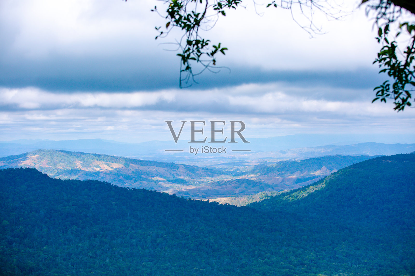 泰国莱伊Phu Luang野生动物保护区的观景台照片摄影图片