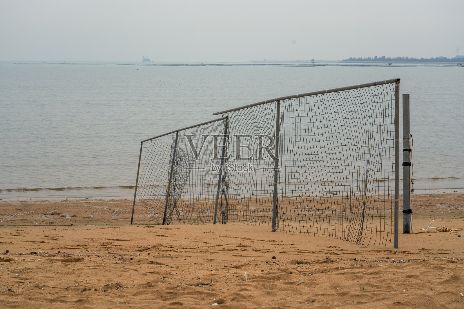 海边沙滩上的木棚特写照片摄影图片