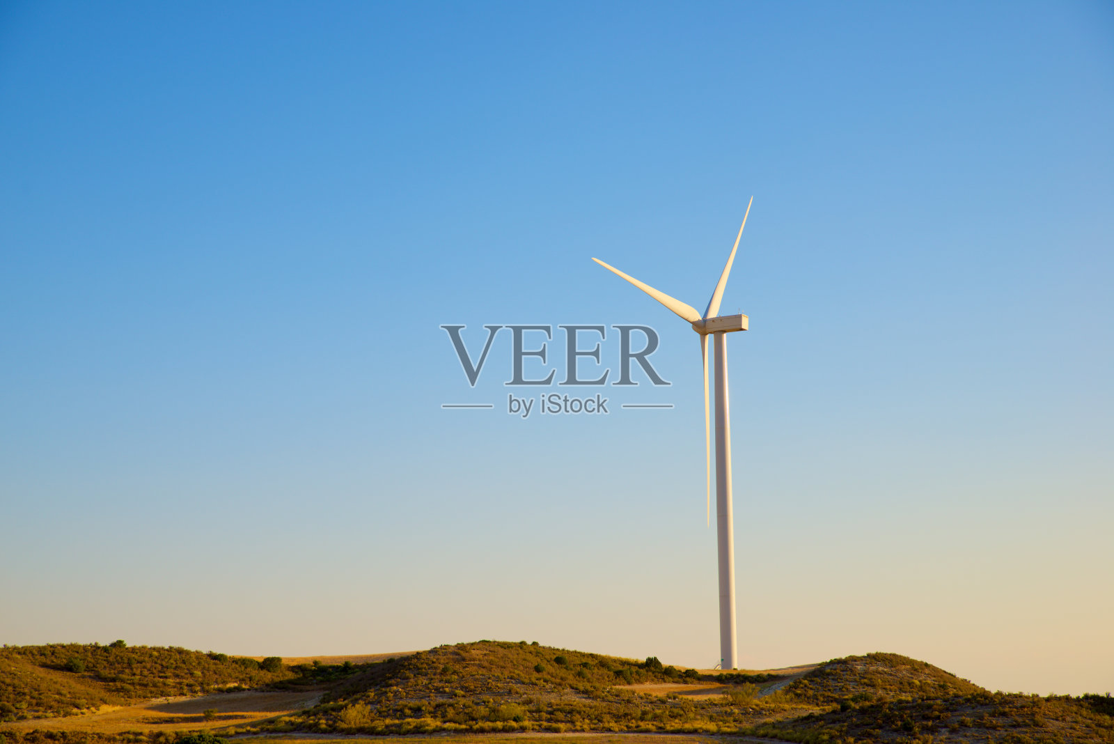 风力发电机组用于清洁发电照片摄影图片