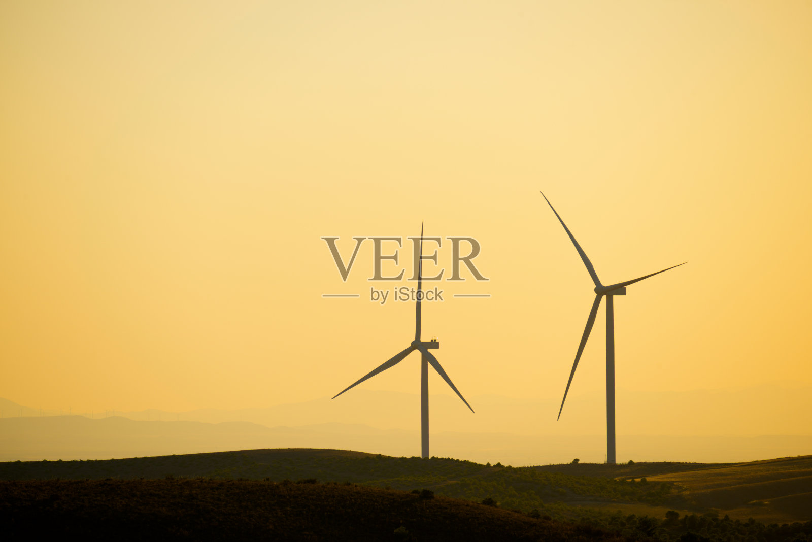 用于清洁发电的风力发电机照片摄影图片