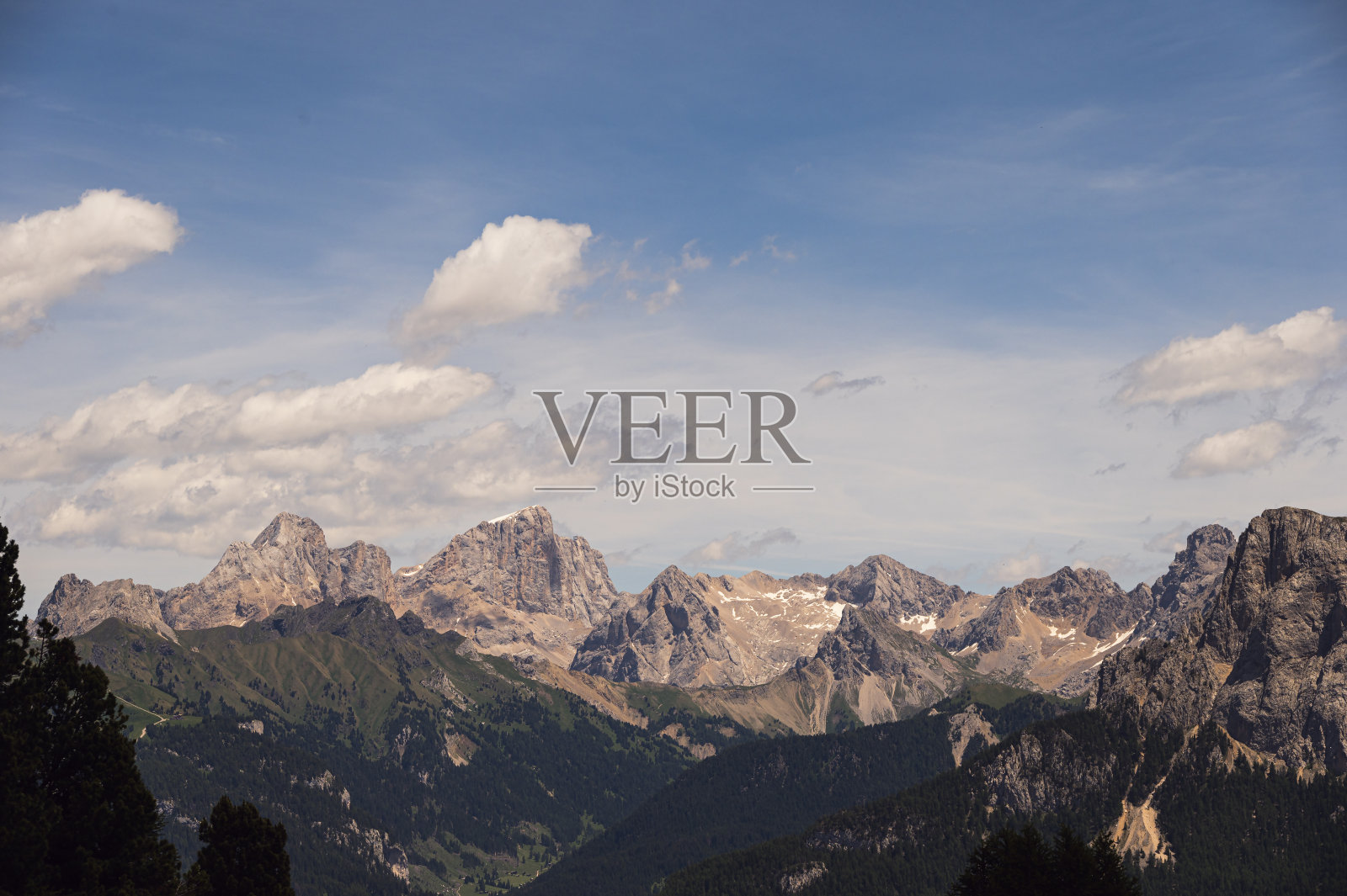 意大利法萨谷白云石山脉内的山地景观照片摄影图片