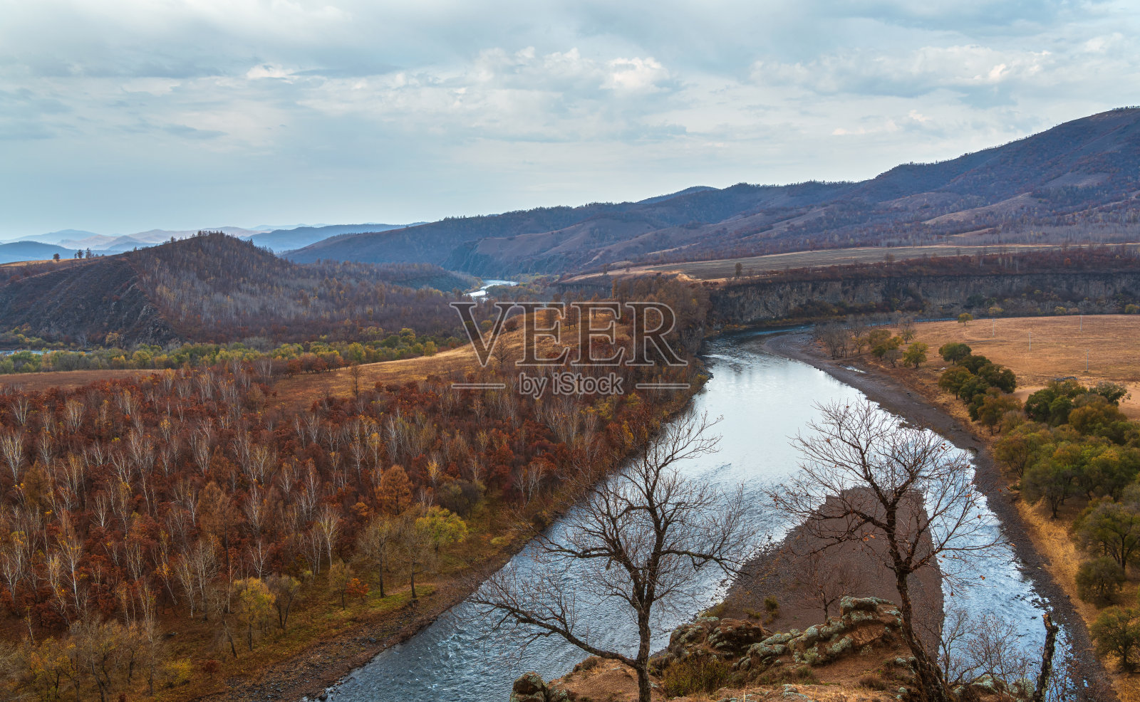中国内蒙古呼伦贝尔阿尔山秋季自然风光照片摄影图片