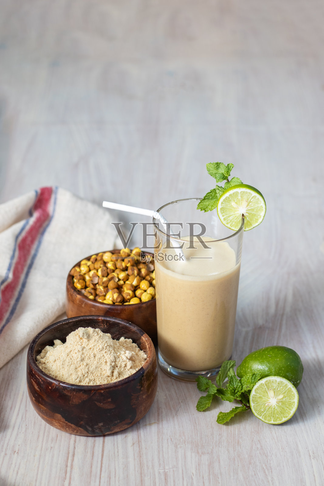 健康饮料“satu”或“Sattoo”的选择性焦点。照片摄影图片