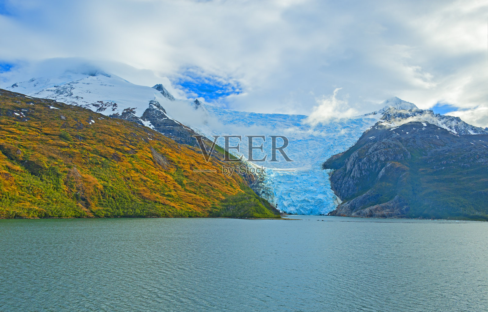 在智利的麦哲伦海峡巡航照片摄影图片