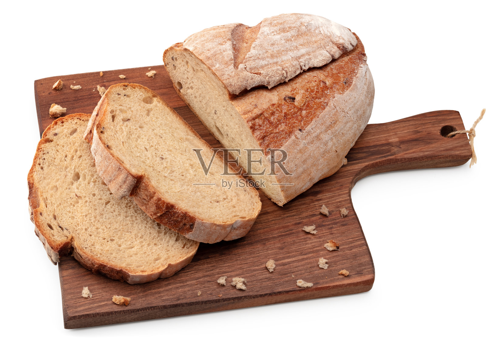 切成薄片的刚烤好的面包放在深色的木制背景上。剪切路径照片摄影图片