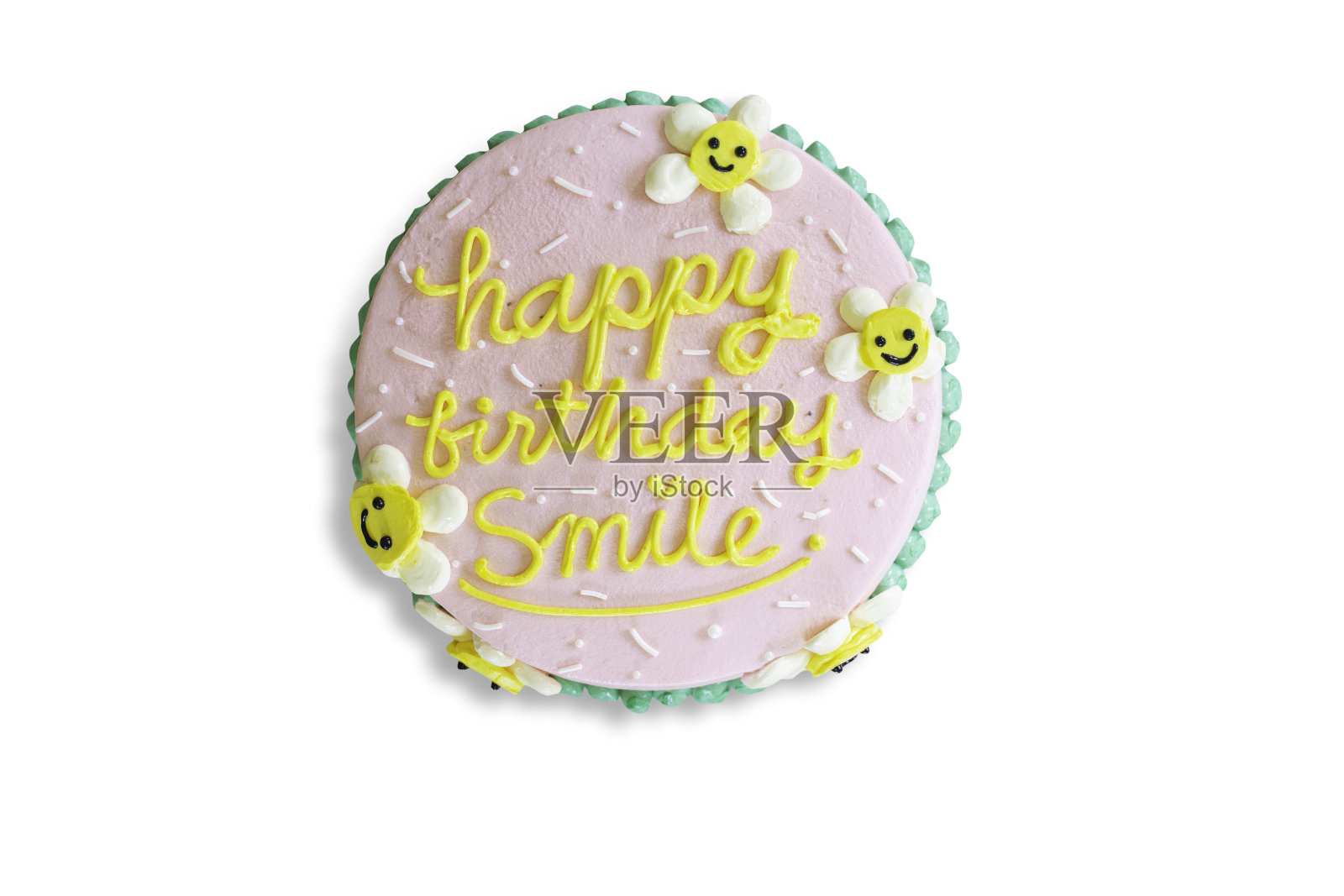 自制花式蛋糕在白色孤立的背景与剪辑路径。普通海绵蛋糕糖霜与年轻的布丁酱。烘焙概念的生日蛋糕或情人节甜点。照片摄影图片