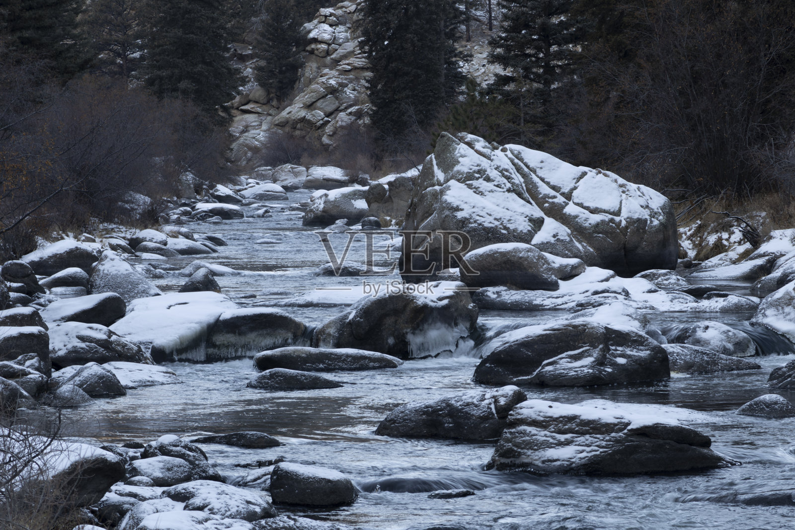 冰冻的南普拉特河照片摄影图片