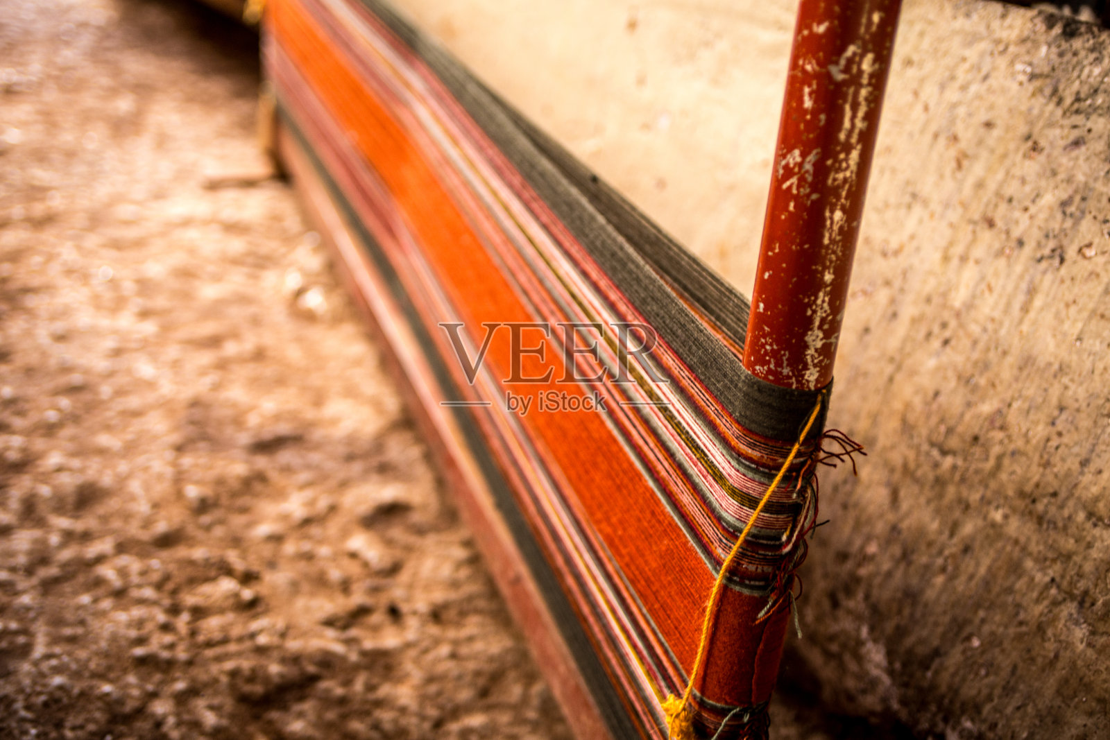 正在编织的衣服照片摄影图片