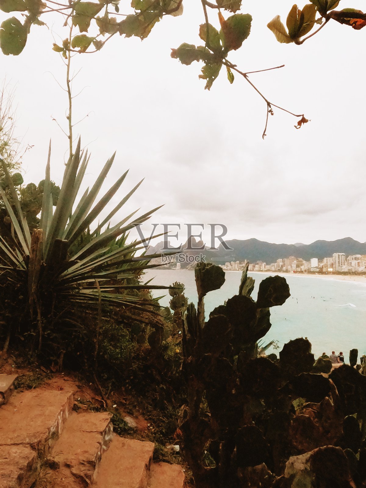 旅游目的地，里约热内卢的Arpoador海滩照片摄影图片