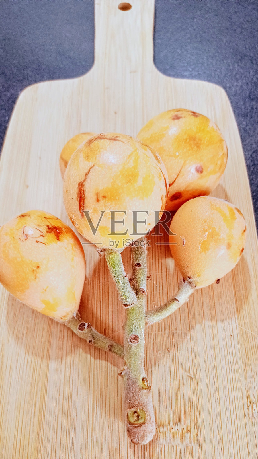 李子，马耳他eriği, yeni d<e:1> nya照片摄影图片