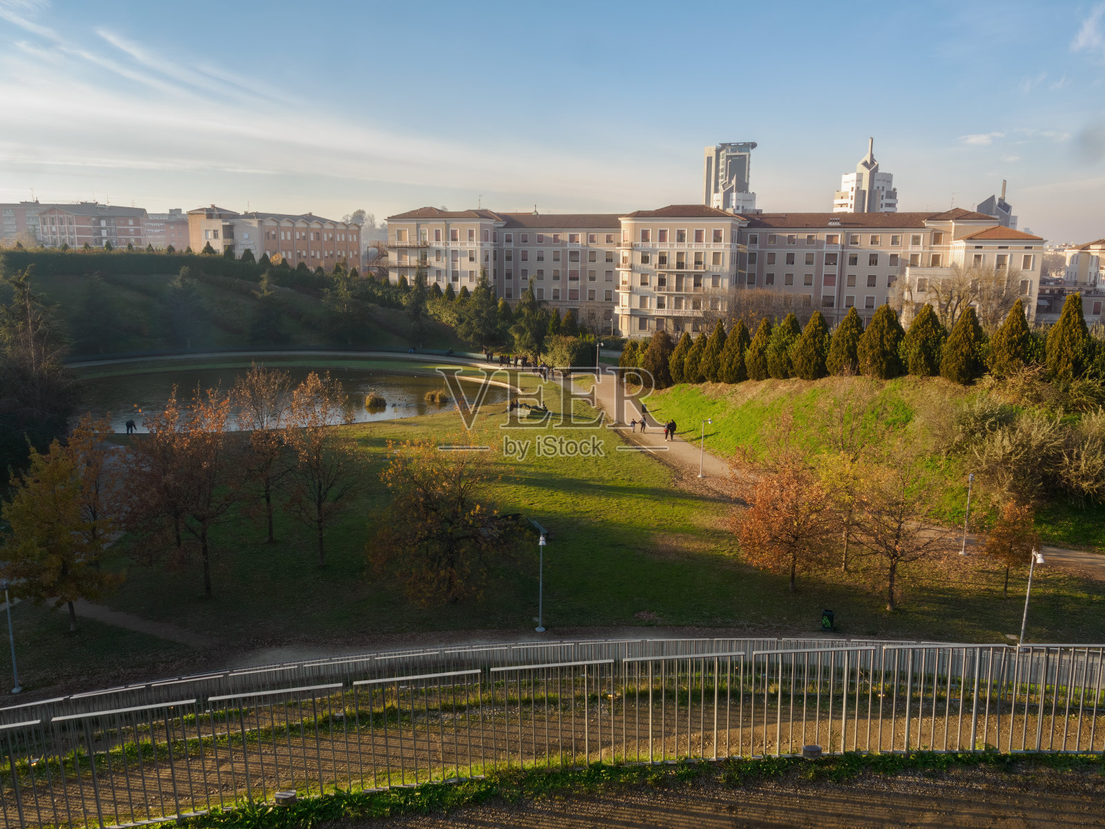 意大利米兰的Portello现代公园照片摄影图片