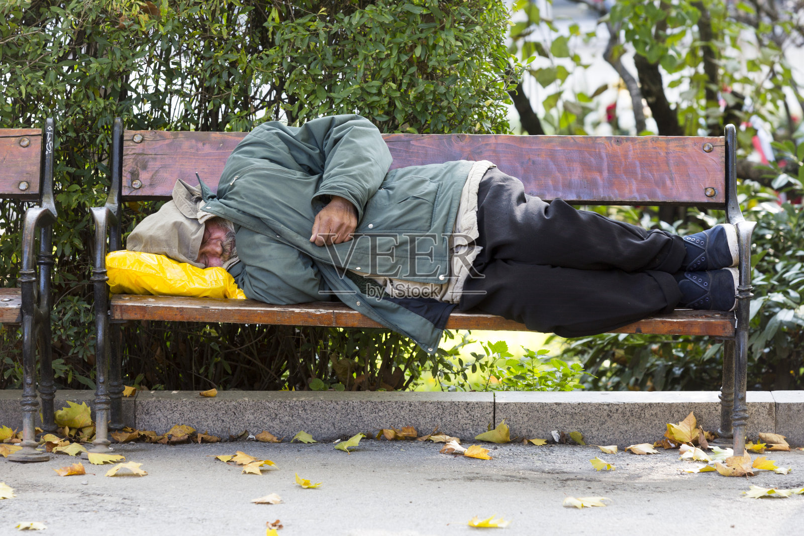 无家可归的人照片摄影图片