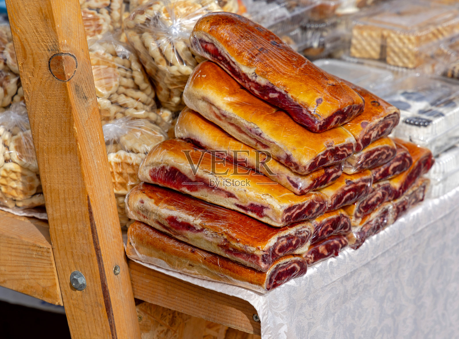 酸樱桃蛋糕照片摄影图片