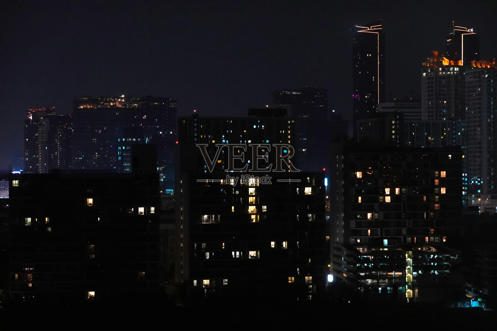 泰国曼谷市中心的夜景建筑照片摄影图片