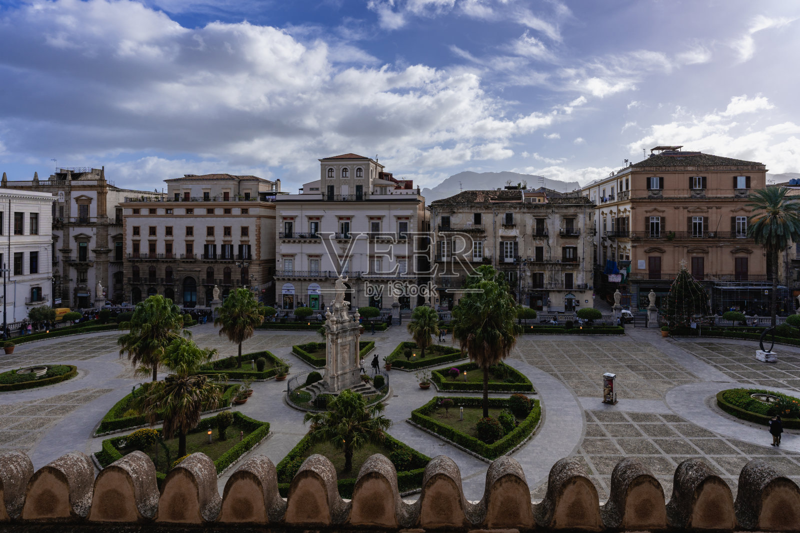 俯瞰巴勒莫大教堂照片摄影图片