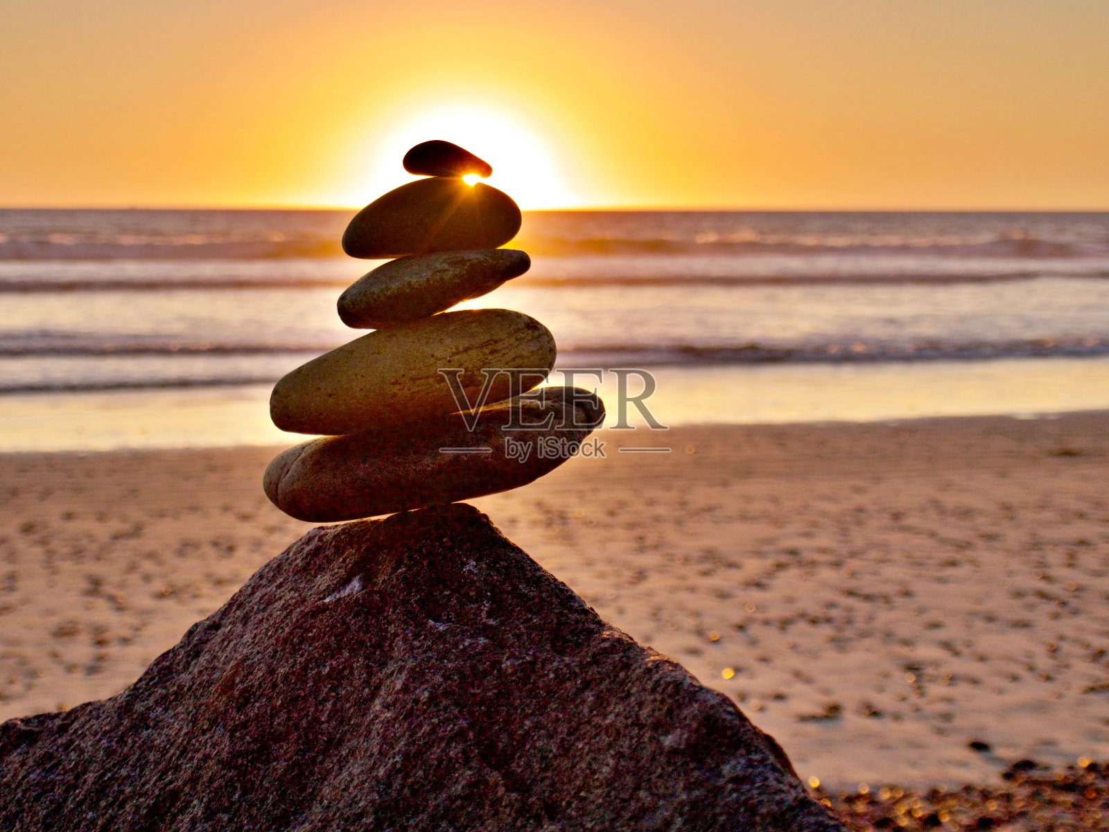 海滩上的禅照片摄影图片