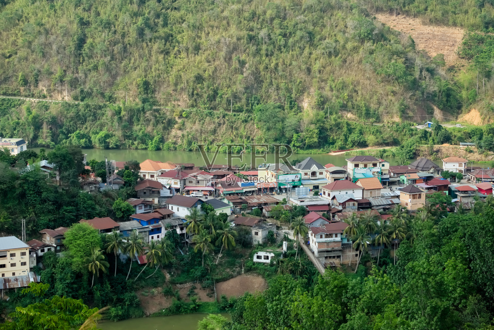 Muang Khua:老挝山脉中心的宁静照片摄影图片