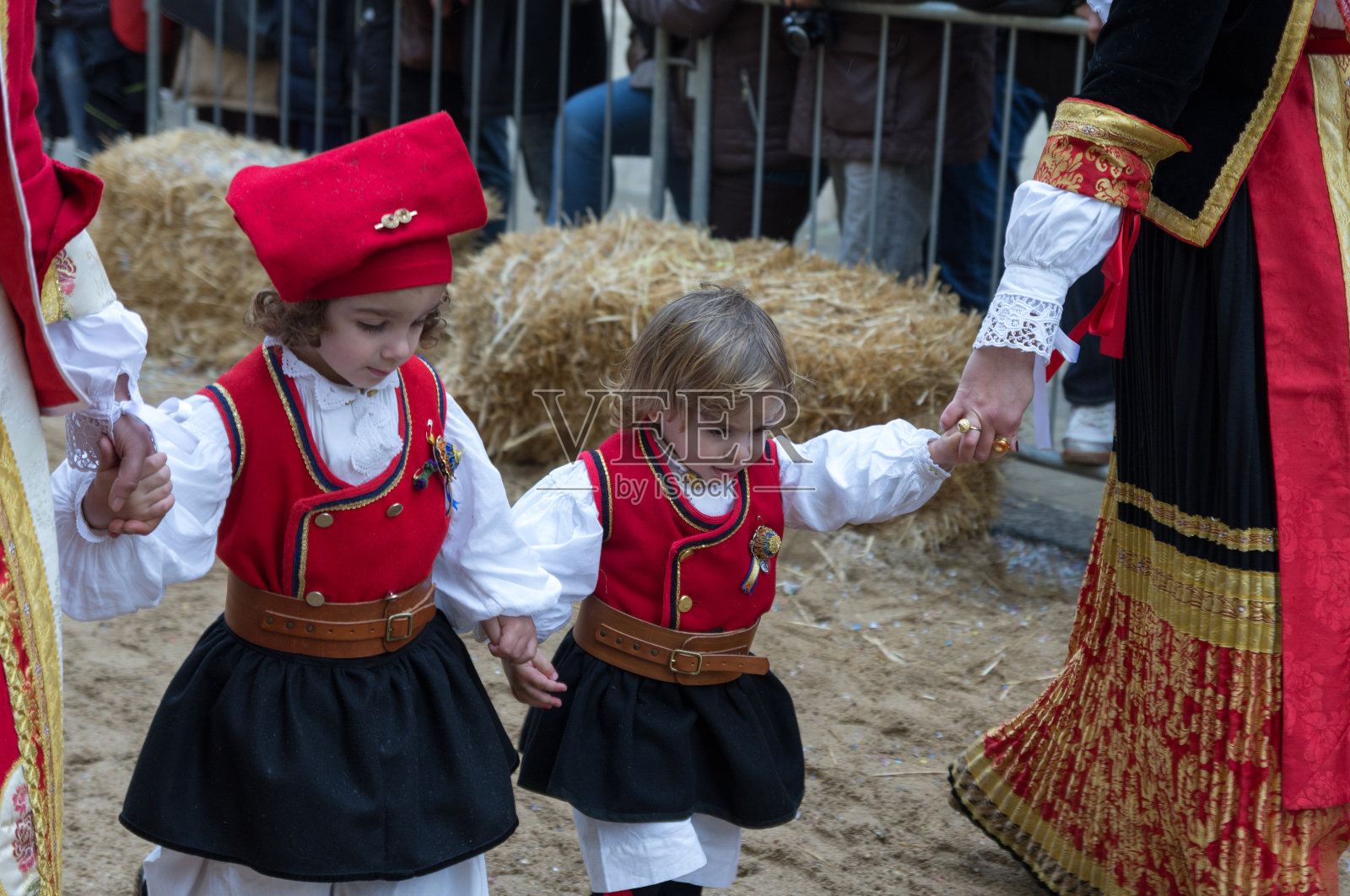 撒丁岛典型服饰照片摄影图片