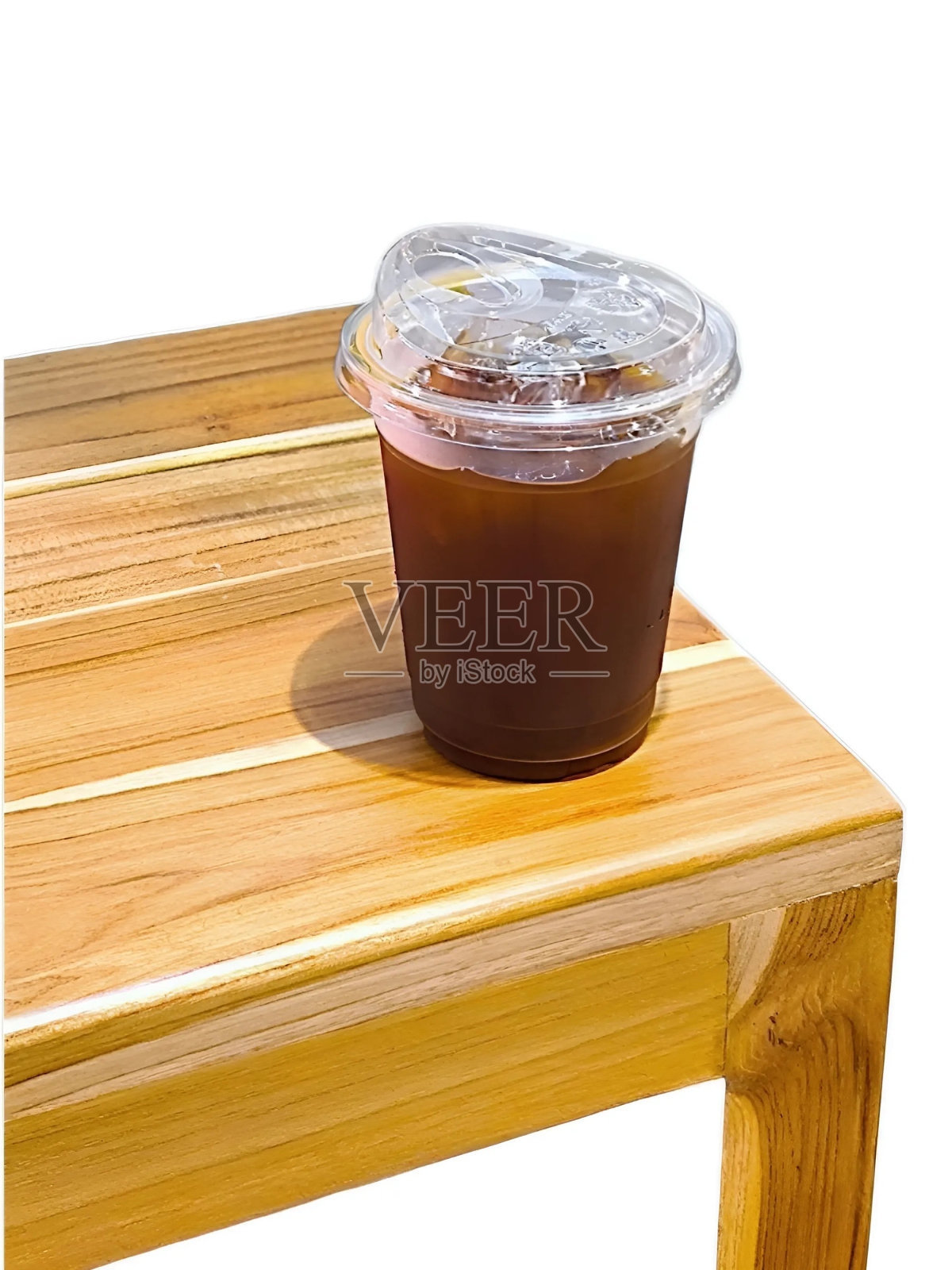 塑料杯冰美式咖啡照片摄影图片