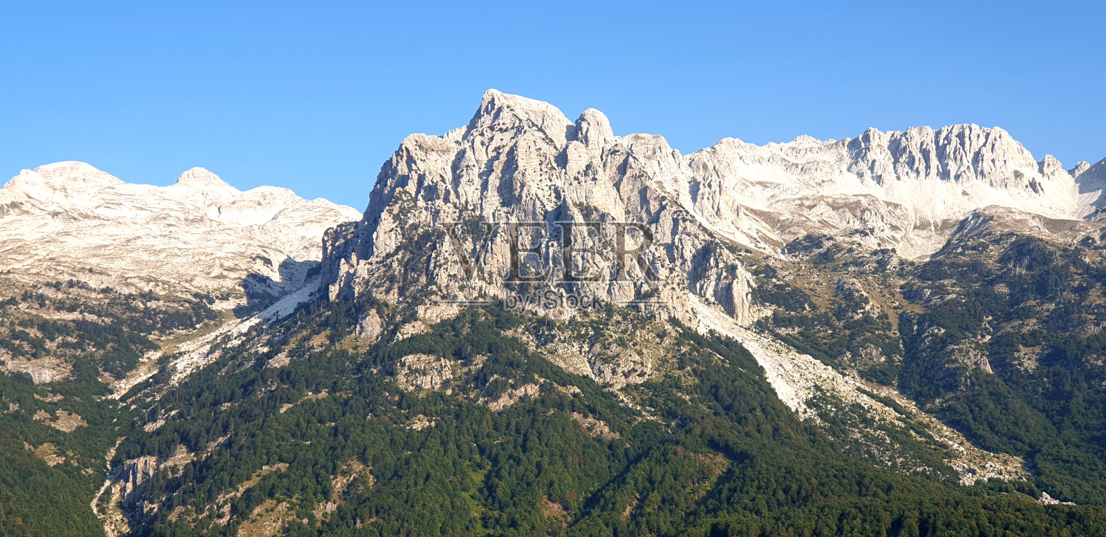 大自然的威严:徒步旅行和山地冒险照片摄影图片