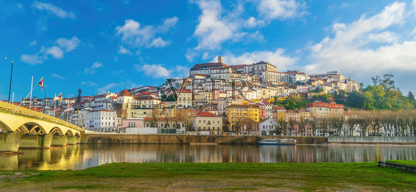 科英布拉的城市天际线，葡萄牙的城市景观照片摄影图片