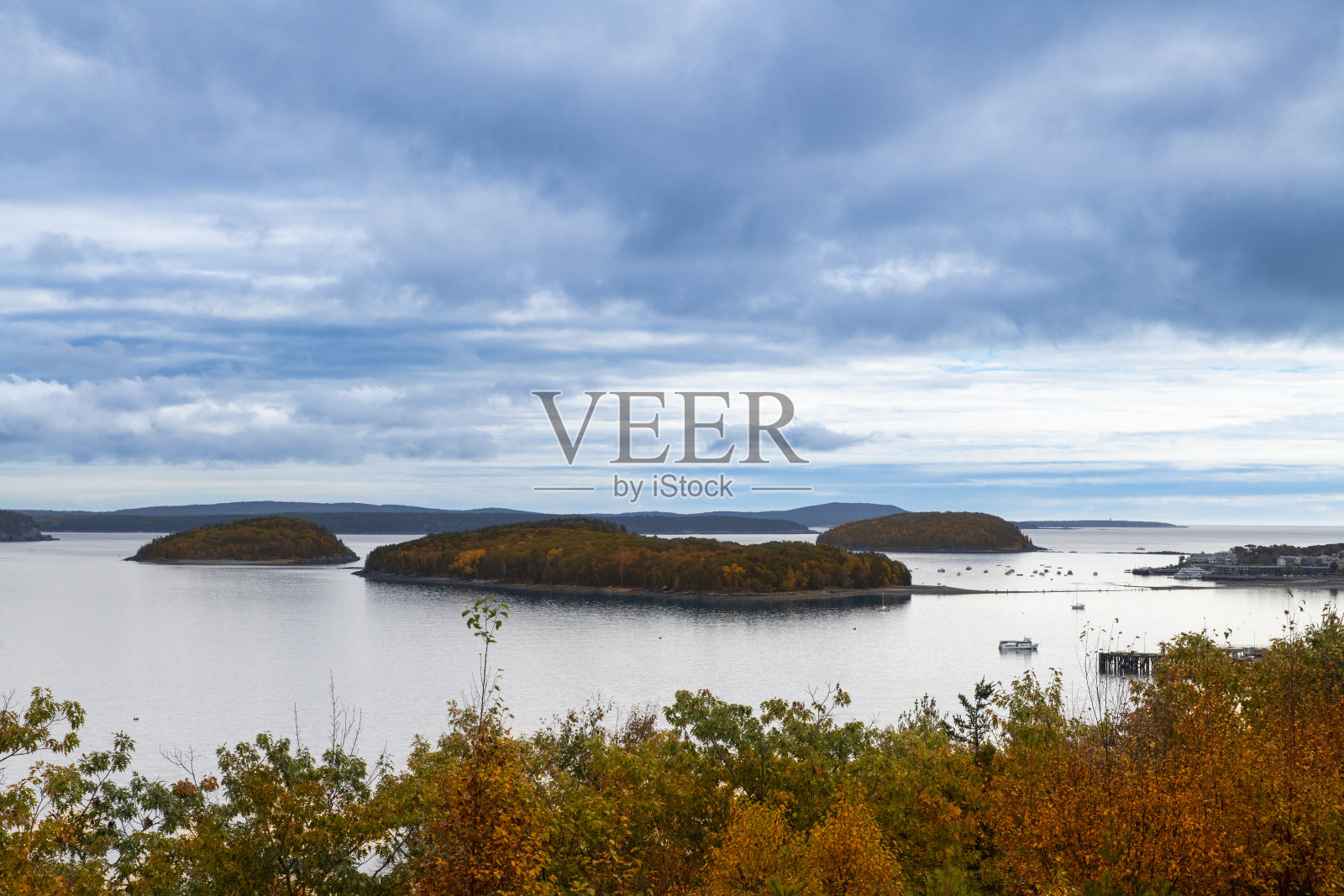 缅因州阿卡迪亚国家公园的海景和岛屿照片摄影图片