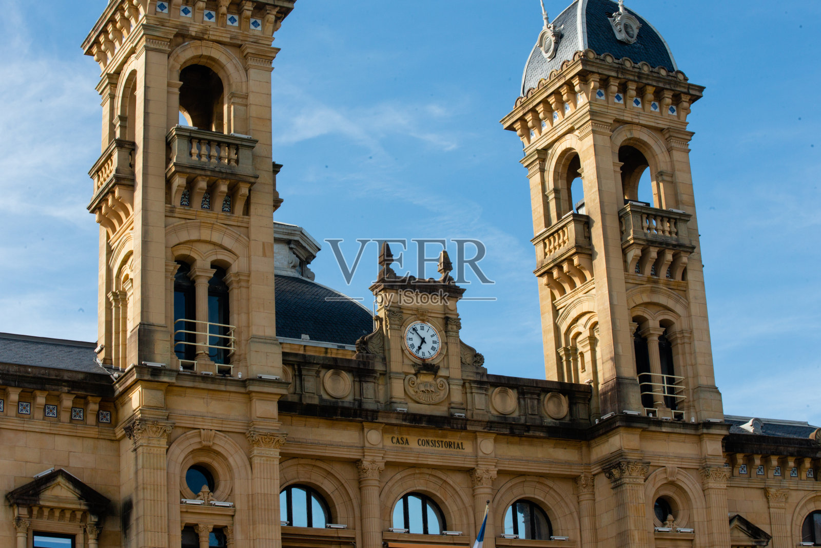 多诺斯蒂市议会建筑照片摄影图片