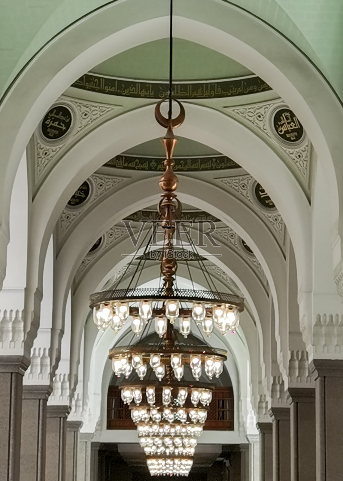 沙特阿拉伯圣寺的灯光照片摄影图片