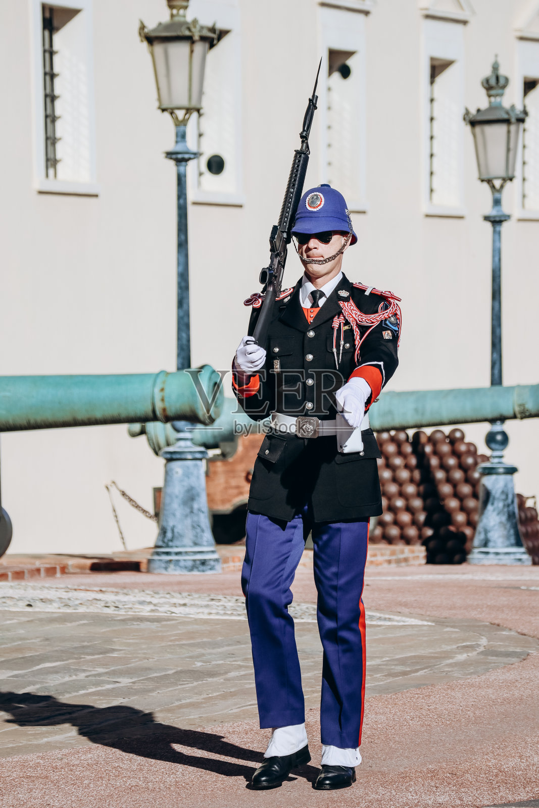 摩纳哥王子宫的卫兵照片摄影图片