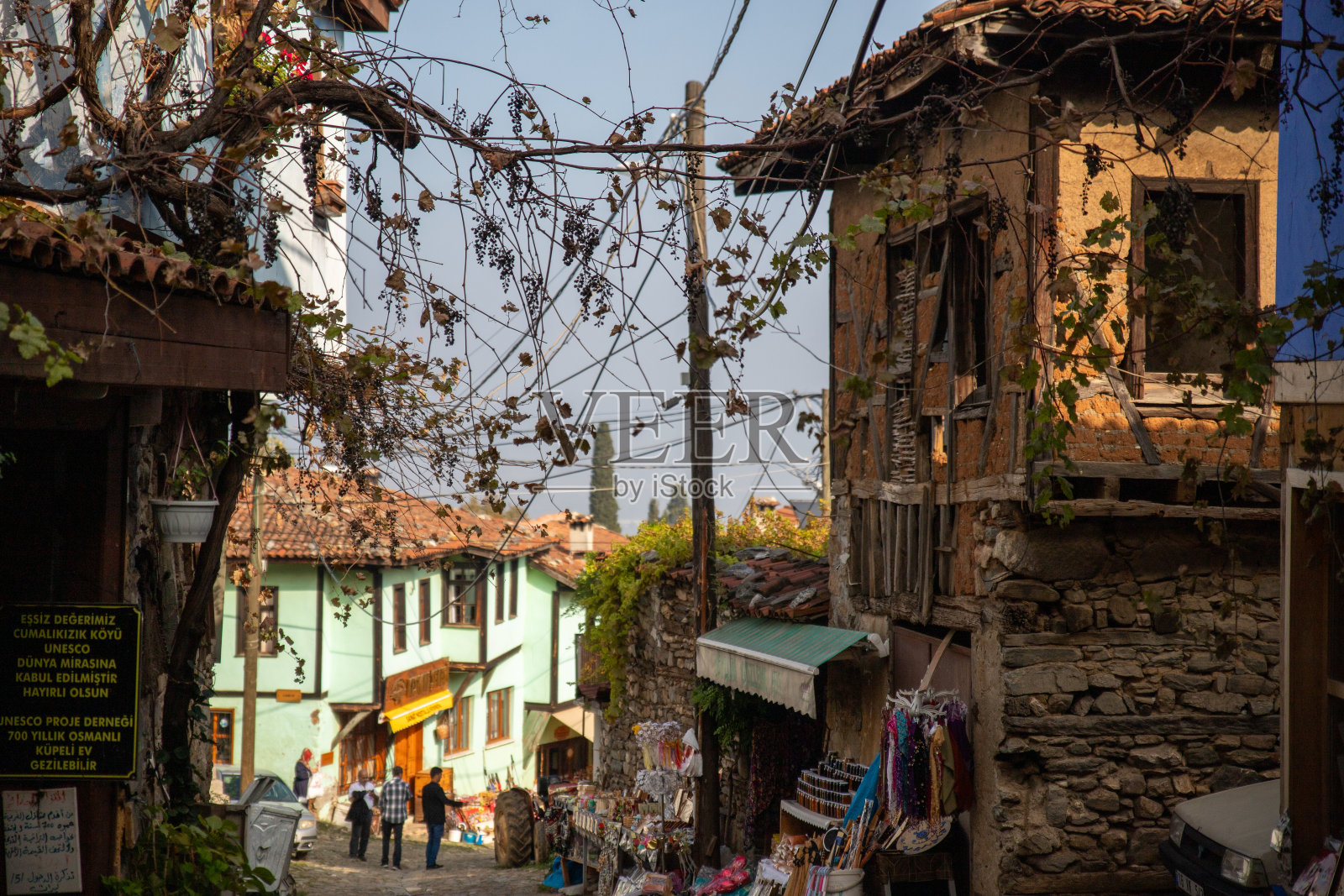 Cumalıkızık村庄街道和购物商店照片摄影图片
