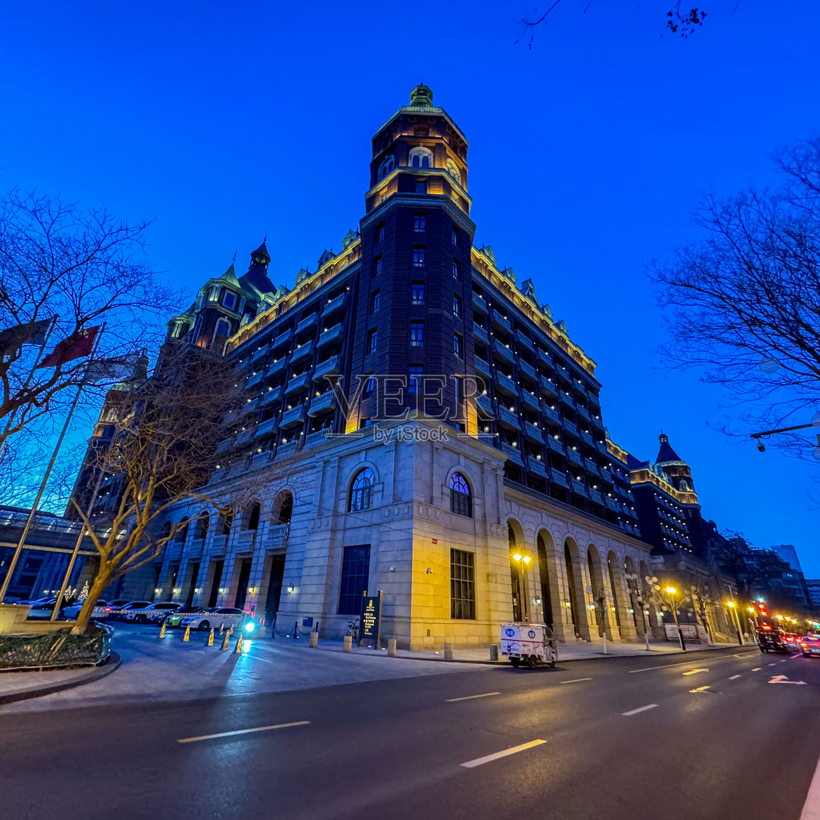 华丽的天津丽思卡尔顿酒店照片摄影图片