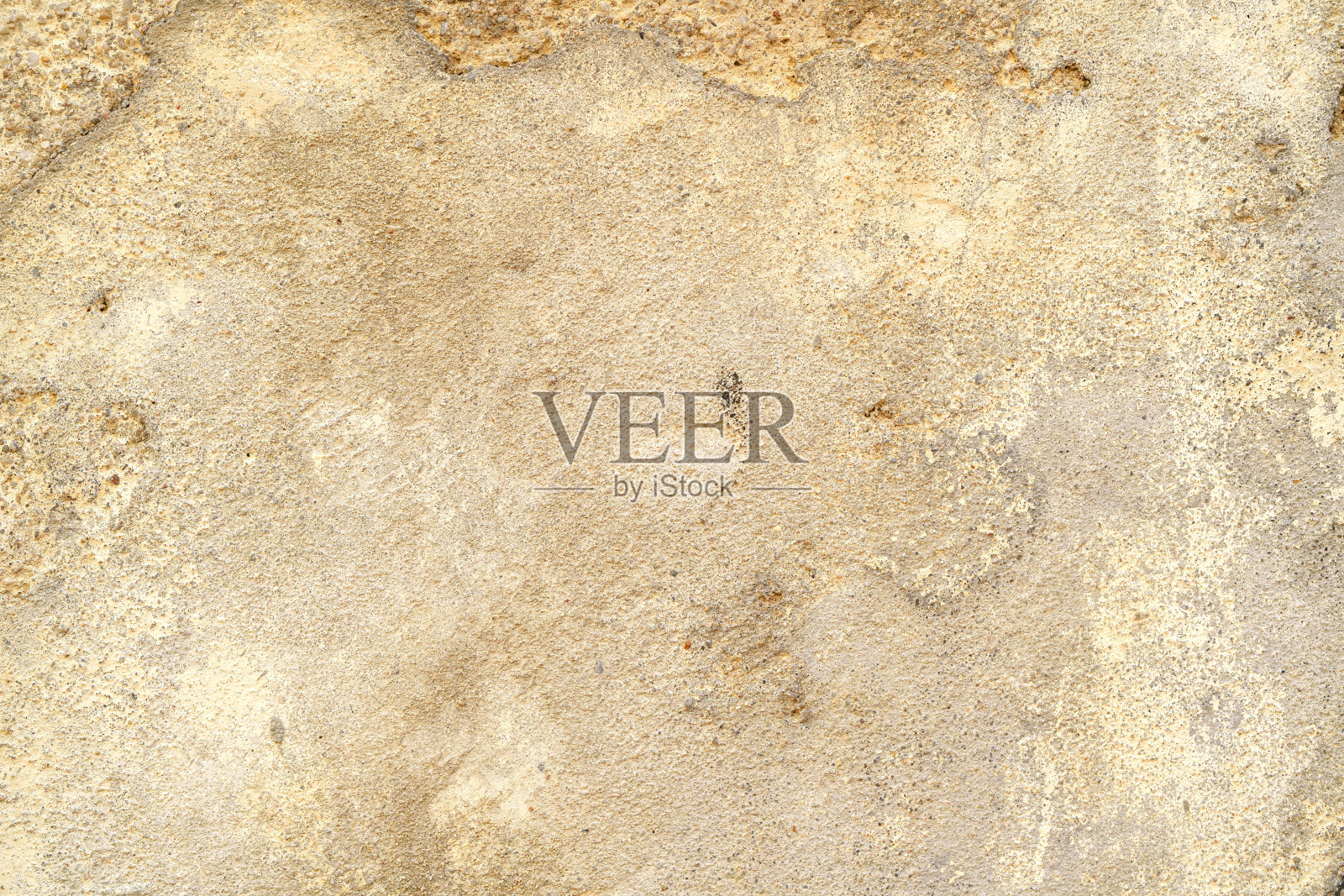 水泥墙表面粗糙，有剥落、裂缝和受潮现象照片摄影图片