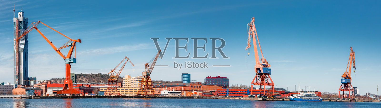 哥德堡港口装货起重机全景,瑞典照片摄影图片