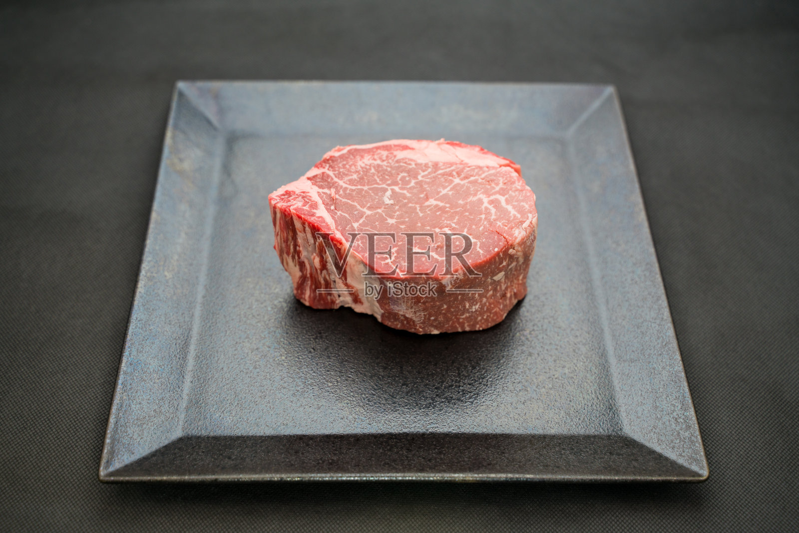 厚牛肉灯肉块照片摄影图片