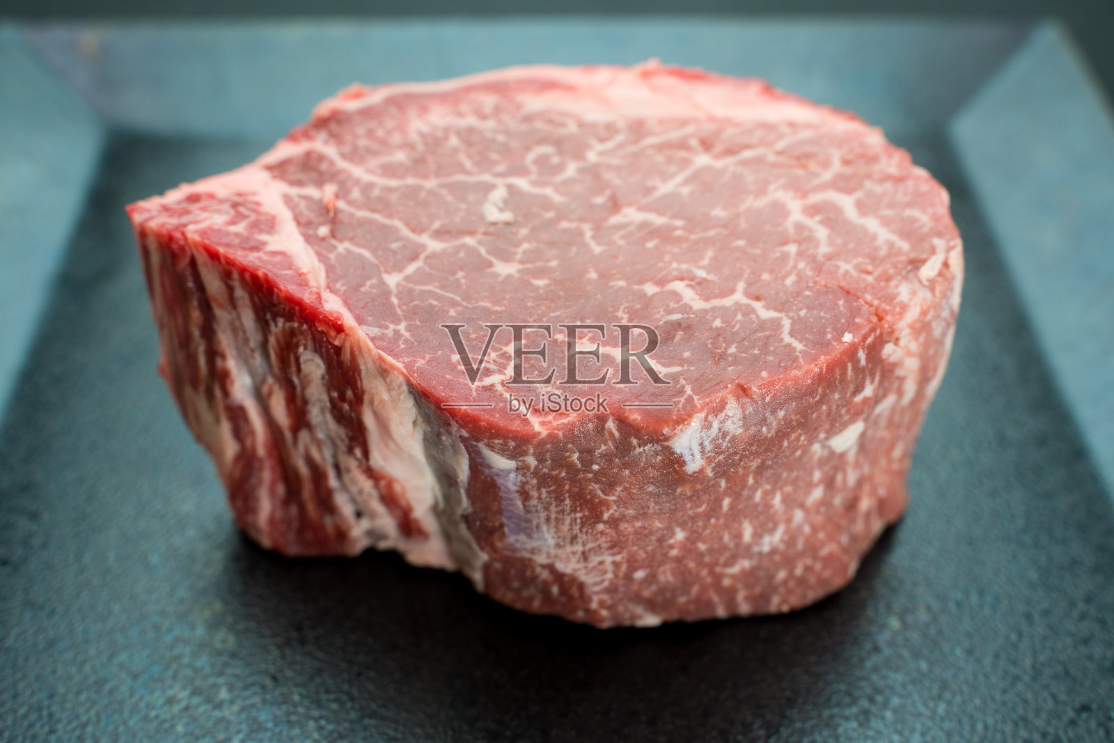 厚牛肉灯肉块照片摄影图片