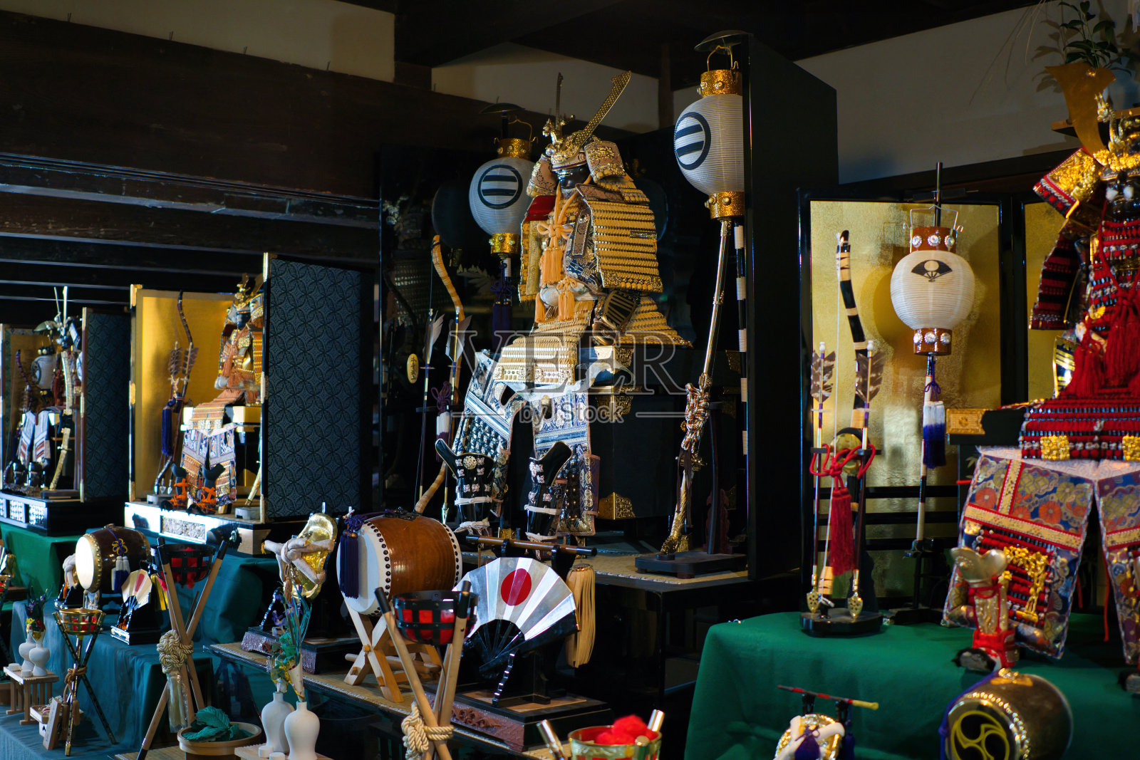 5月5日儿童节男孩节酷的五月娃娃照片摄影图片