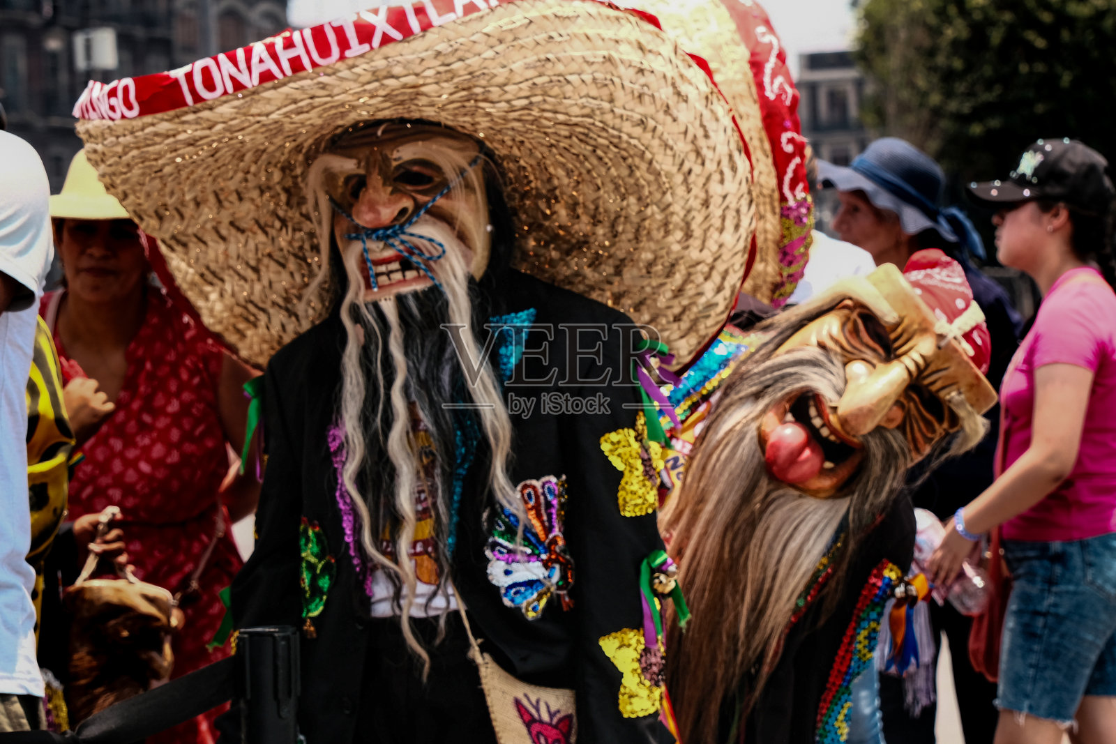 墨西哥,墨西哥城,身着传统服装的人们照片摄影图片
