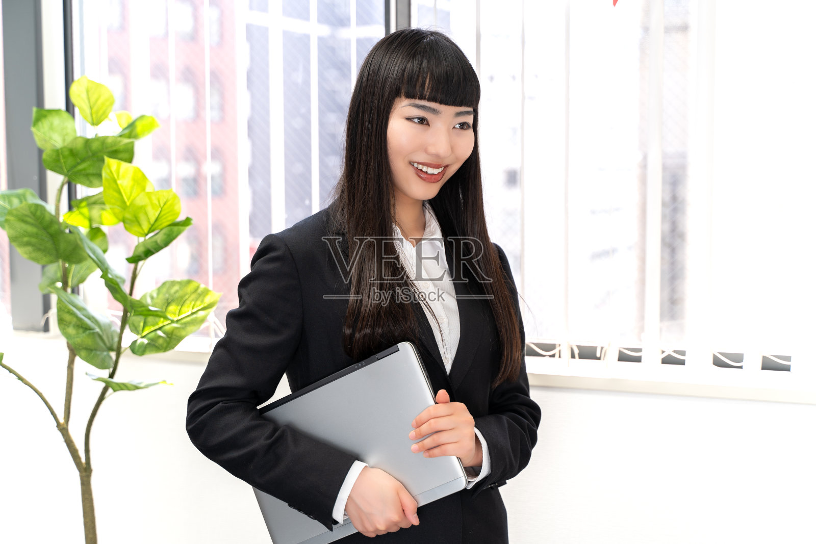 在职女性员工照片摄影图片