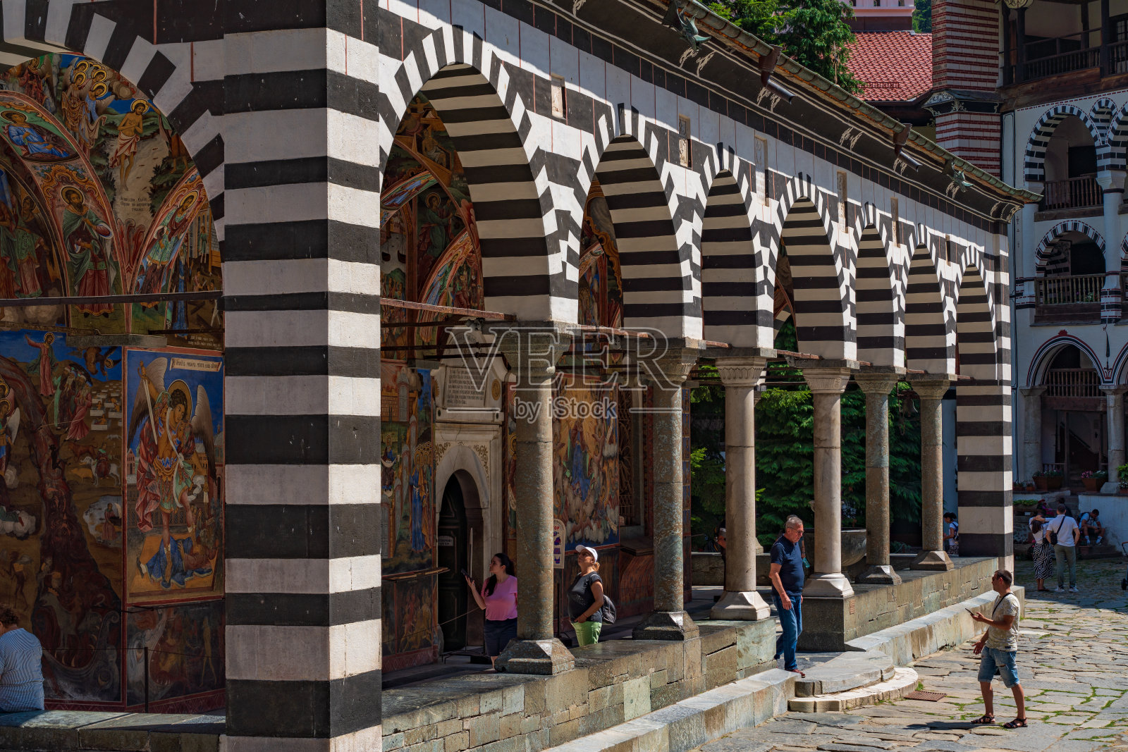 里拉修道院，保加利亚里拉山脉最大的东正教修道院照片摄影图片