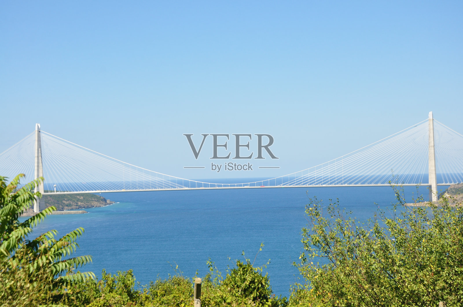 土耳其伊斯坦布尔的Yavuz Sultan Selim Bosporus大桥照片摄影图片