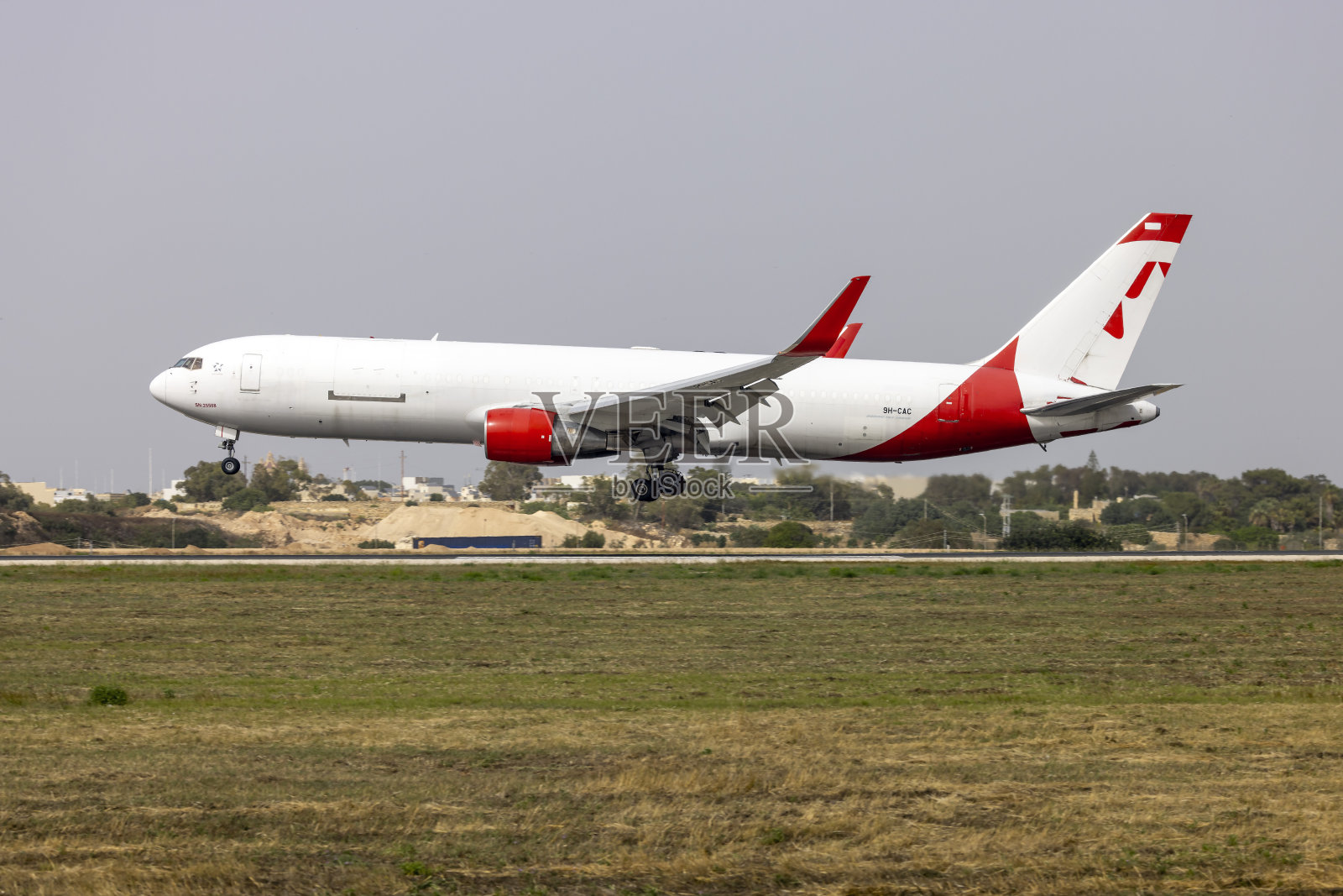 767号货机在终点站照片摄影图片