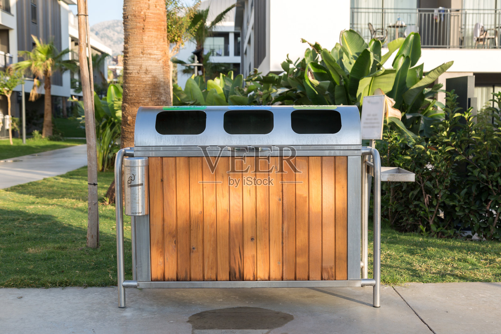 可回收三类废物照片摄影图片