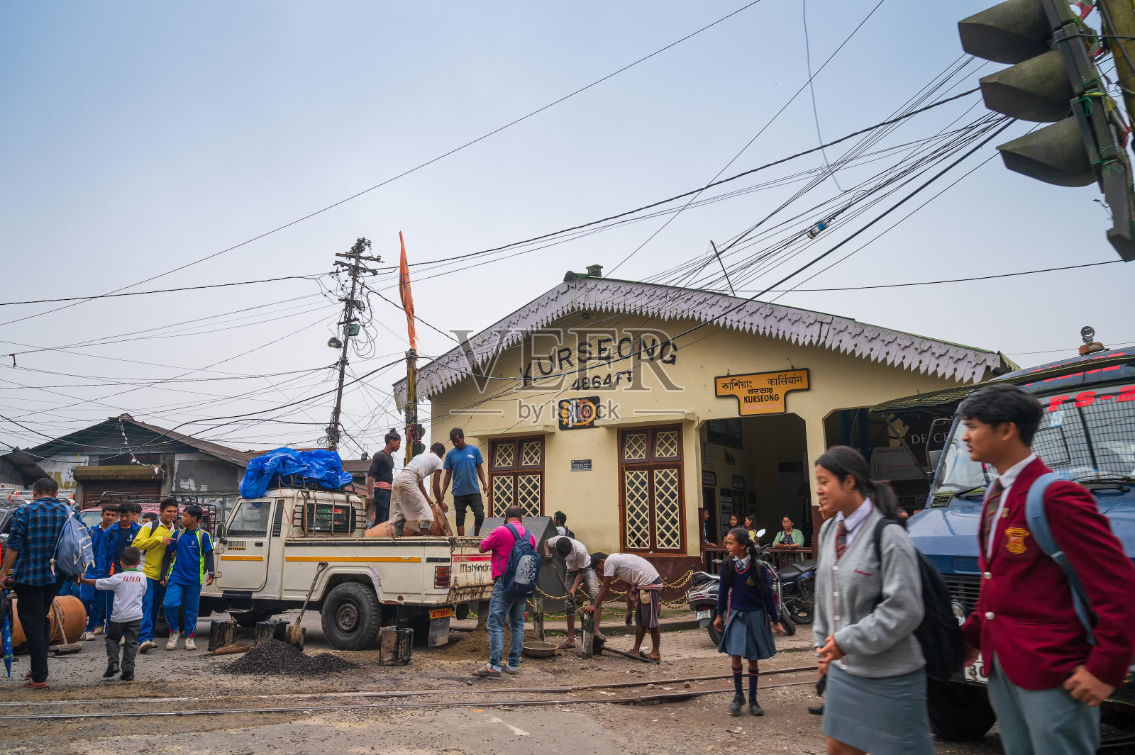 九城旧遗产山站的建筑。大吉岭喜马拉雅铁路,联合国教科文组织世界遗产。照片摄影图片