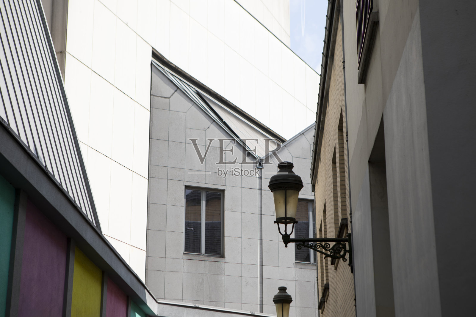 布鲁塞尔一条小街的建筑物特写照片摄影图片