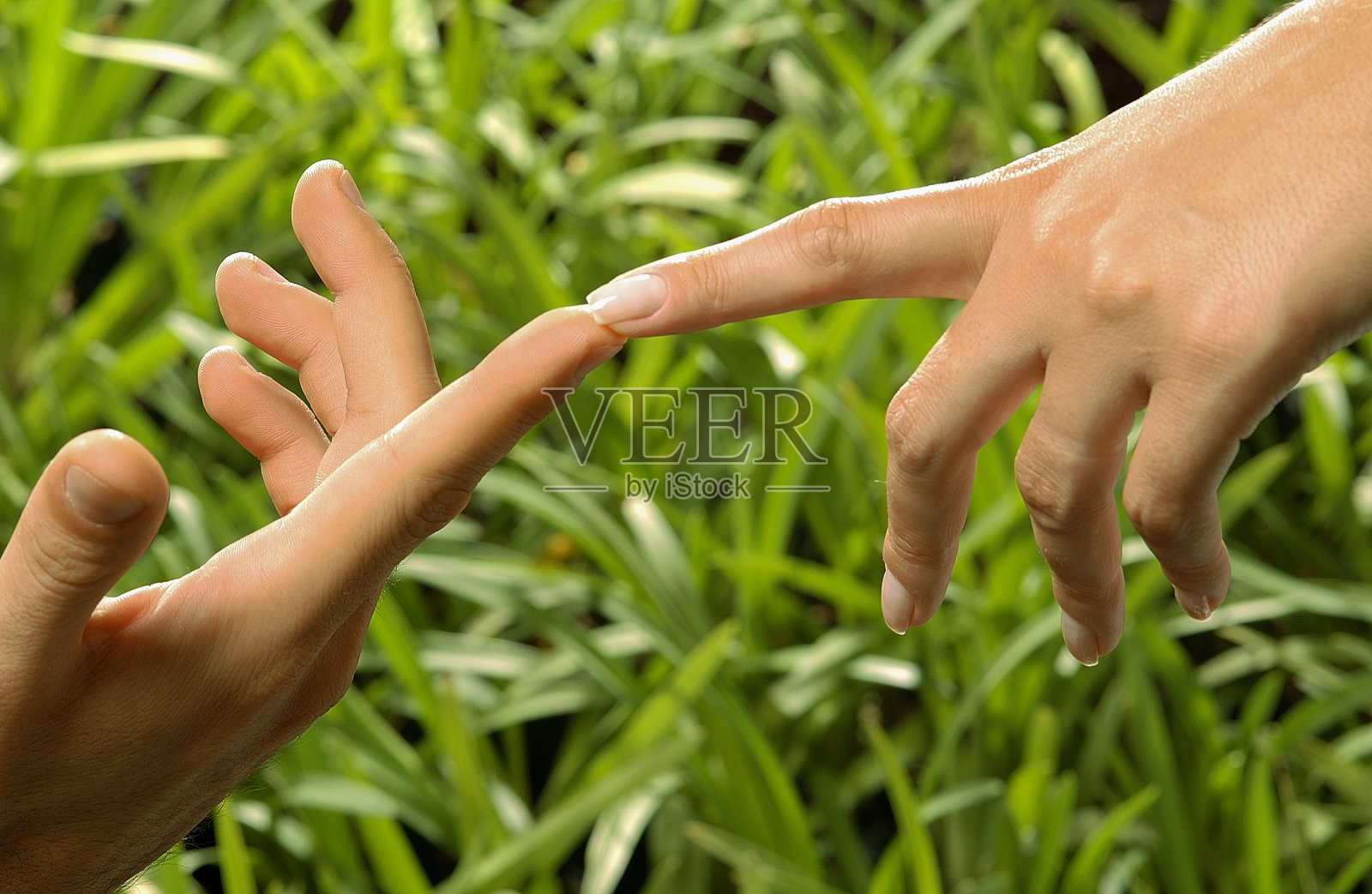 手触碰照片摄影图片