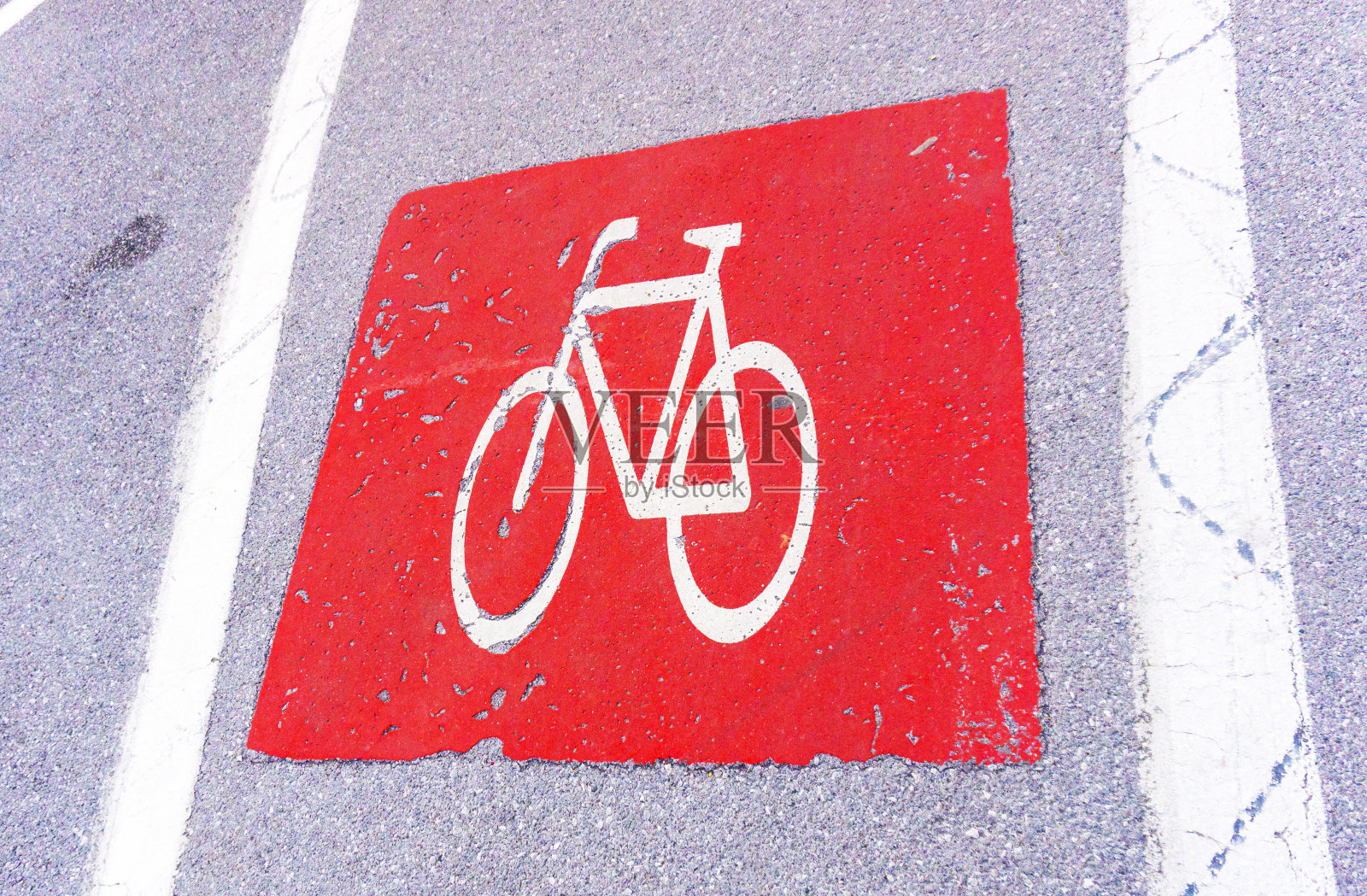 红色自行车道路标照片摄影图片